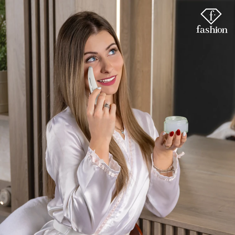 Masażer do okolic oczu FashionTV FTV-0136 Matte Cream-Gold Collection