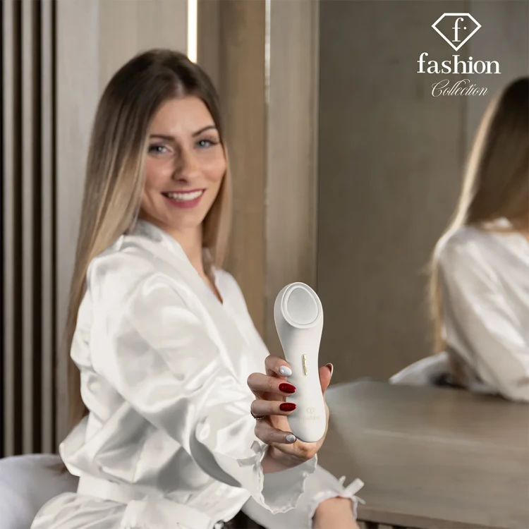 Masażer liftingujący do twarzy z funkcją ciepła i chłodzenia FashionTV FTV-0137 Matte Cream-Gold Collection