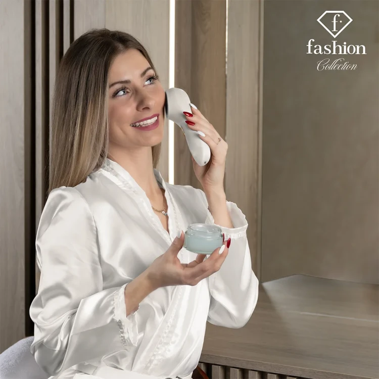 Masażer liftingujący do twarzy z funkcją ciepła i chłodzenia FashionTV FTV-0137 Matte Cream-Gold Collection