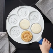 Patelnia do placuszków 7 otworów Emoji 26 cm Minions Collection Berlinger Haus BH-8949MN